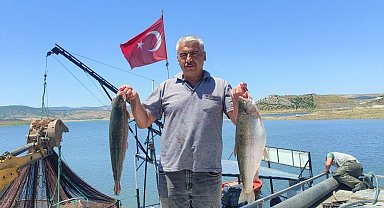 Bozkırın ortasında üretilen balıklar Avrupa'da sofraları süslüyor
