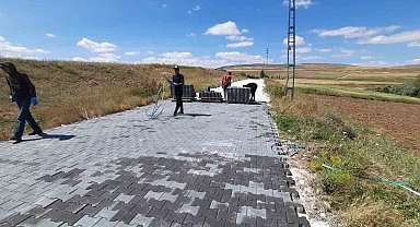 Bünyan'da Kilit Parke Yol Yapım Çalışmaları Devam Ediyor