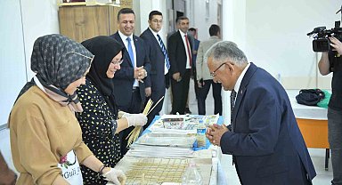 Büyükkılıç, Talas Sosyal Yaşam Merkezi'nde Kadın Kursiyerlerle Buluştu