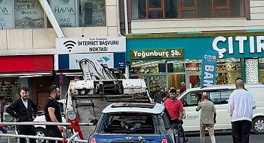 Otomobil refüje çıktı: 2 yaralı