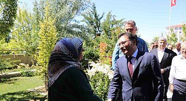 Protokolden 15 Temmuz şehidinin ailesine ve mezarına ziyaret