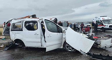 Sivas'ta feci kaza, ölü ve yaralılar var