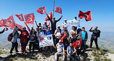 Sivaslı Dağcılardan Yıldız Dağı Zirve Tırmanışı