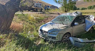 Trafik kazasında bebek hayatını kaybetti, aynı aileden 3 kişi ağır yaralandı