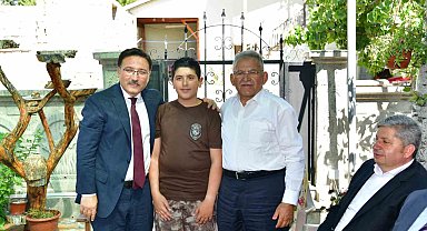 Vali Çiçek ve Başkan Büyükkılıç, 15 Temmuz Şehidi Cennet Yiğit'i kabri başında andı