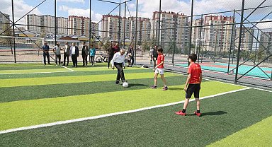 Yeşilyurt Park Alanı'nı inceleyen Başkan Büyükkılıç, gençlerle buluştu