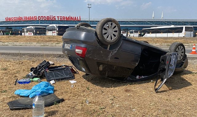 Kontrolden çıkan araç ters döndü, kadın sürücü yaralandı