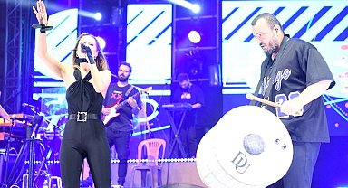 Sanatçılar Derya Uluğ ve Arif Şahin'e Sorgun'da yoğun ilgi