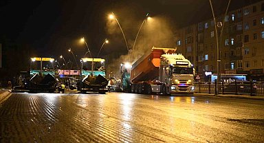 Başkan Büyükkılıç, personelin gece mesaisini yerinde inceledi