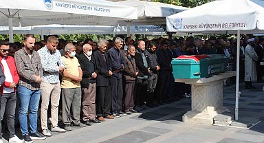 Kayseri'nin neşe kaynağı Fehmi'nin ölümü esnafı yasa boğdu