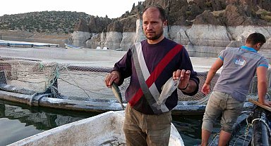 Tarım arazisi sular altında kalınca o da alabalık üreticisi oldu