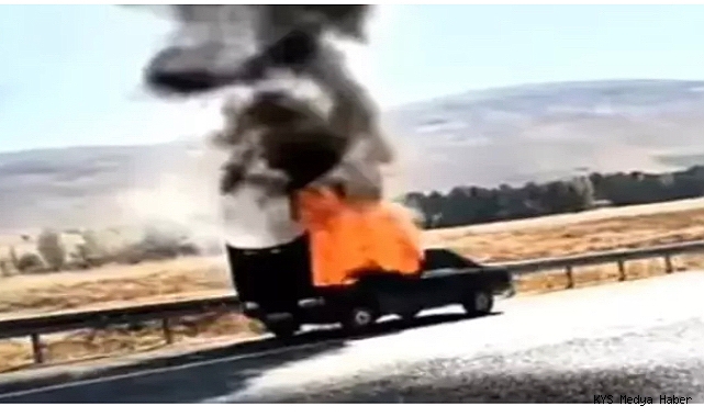 Seyir halinde alev alan otomobil yandı