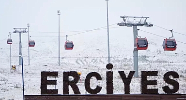 Erciyes Dağı'na kar yağdı
