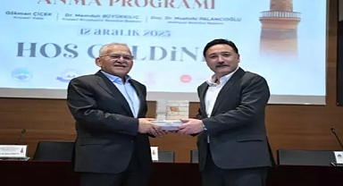 KAYSERİ Büyükşehir Belediye Başkanı Memduh Büyükkılıç, Danışmendli Hükümdarı Melik Muhammed (Mehmet) Gazi'yi vefatının 882’nci yılında dualarla andı.