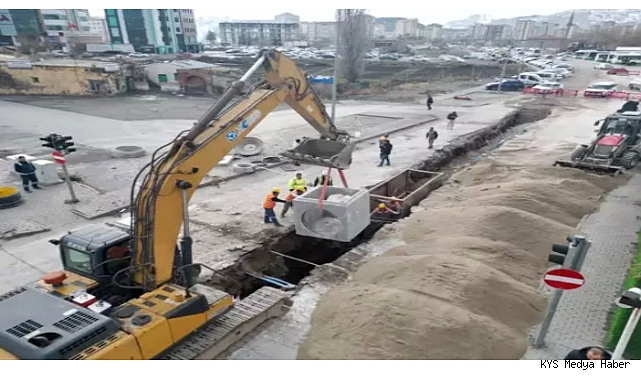 Büyükşehir Belediyesi, Kartal Kavşağı’nda alt yapı çalışmalarını sürdürüyor