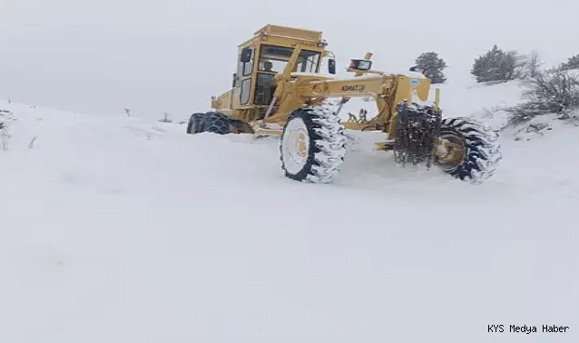 Kayseri’de ulaşıma kapanan 72 mahalle yolu açıldı