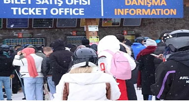 Kayseri - Erciyes'te pistler, karnelerini alan öğrencilerle doldu