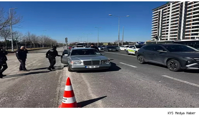 Kayseri'de otomobilin çarptığı çocuk ağır yaralandı