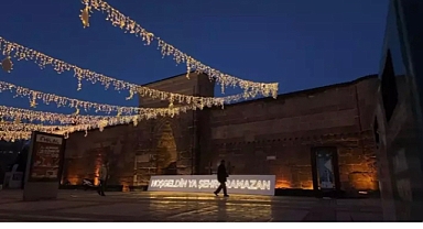 Büyükşehir Belediyesi'nden Hunat'ta 'ramazan ışıltısı'