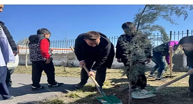 Büyükşehir’den özel çocuklarla ağaç dikim etkinliği