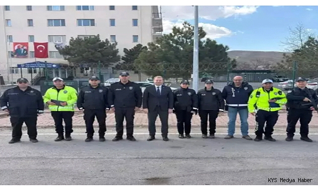 Kaymakam Adıgüzel’den yol kontrol noktasına ziyaret