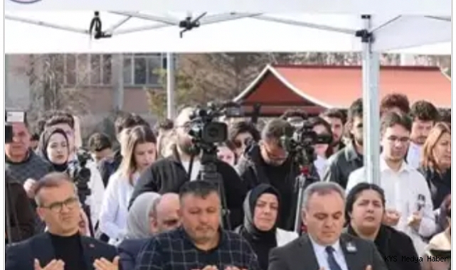 Kazada ölen tıp öğrencisi Yaren için üniversitede anma töreni