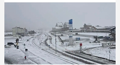 Erciyes'e mayıs ayında kar yağdı